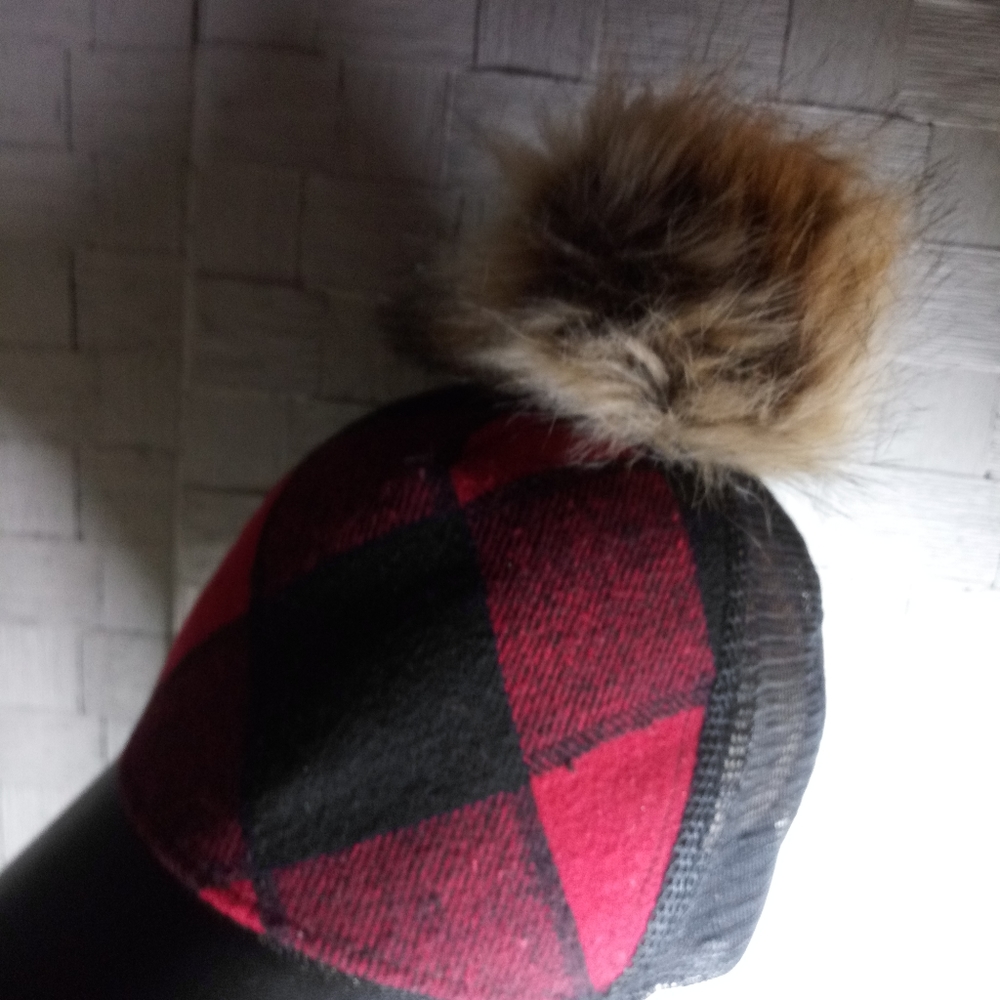 Hat - Picture 7 of 8